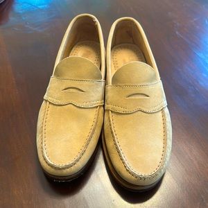 GH Bass Heritage Collection tan suede Weejuns Men’s sz 9